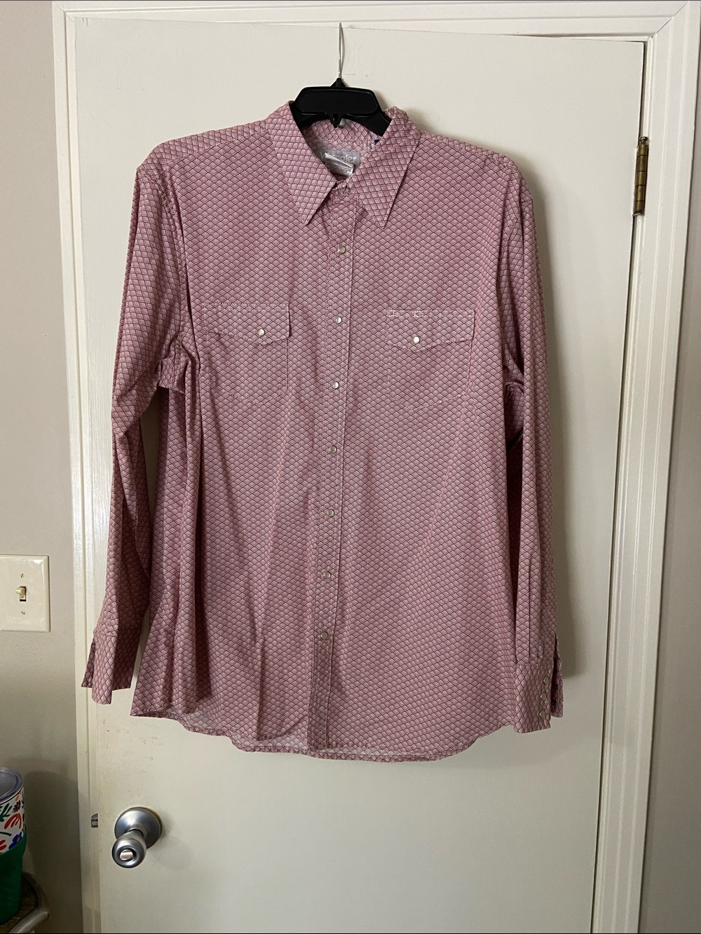 Wrangler Pink Geometric Long-Sleeve Button-Down Shirt